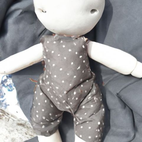 बॉडी ऑर्गेनिक हाथ से बनी अच्छी गुणवत्ता वाली कॉटन बेबी आलीशान गुड़िया डीबीएस 20 सेमी कस्टम कॉटन