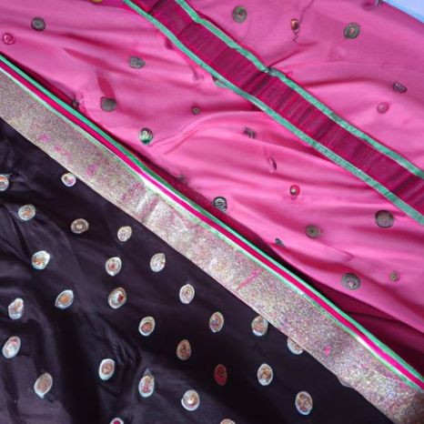 ファンシーな美しい織りボーダーの売れ筋デザイナーを同じブラウスと合わせて着用 ソフトシルクサリー女性デザイナーパキスタン卸売業者インドエスニック